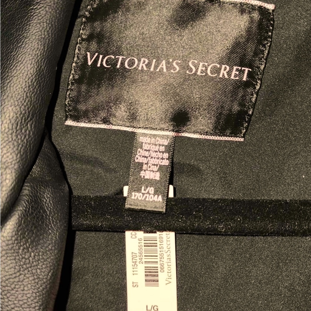 Ladies leather beautiful and sexy jacket